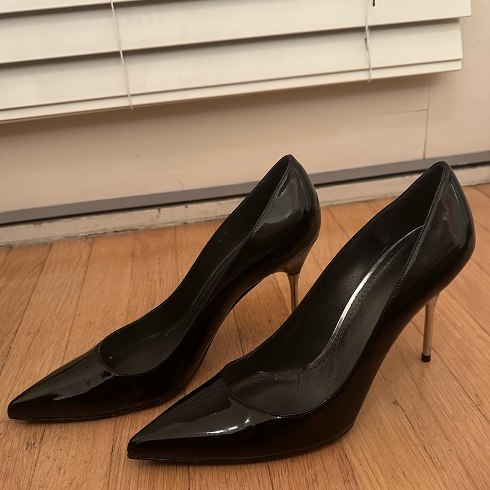 Stuart Weitzman black pumps